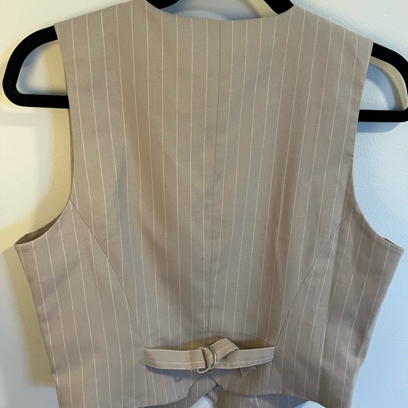 Pinstriped Vest in Oxford Tan - Picture 5 of 9